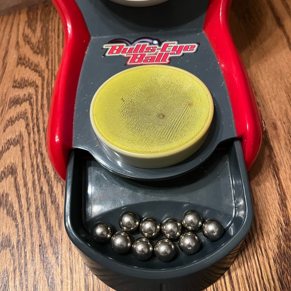 2003 Tiger Games Bulls-Eye Ball Electronic Mini Skee-Ball  10 Balls Tested Works